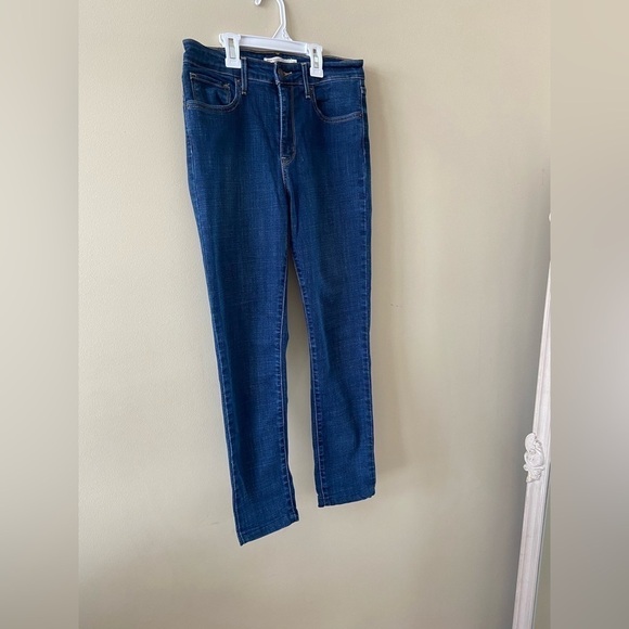 LEVIS 721 High Rise Skiny Womens Jeans Size 28 Dark Indigo Dark Wash - Picture 6 of 13